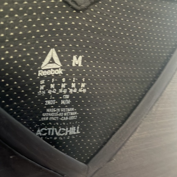 REEBOK Women's Size medium Black Performance Short Sleeved Activewear Top - Picture 3 of 5